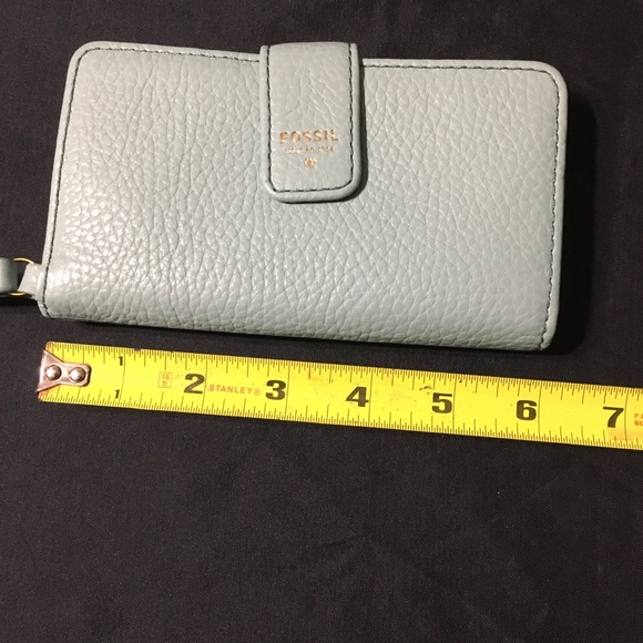 Fossil Wristlet wallet with Phone pocket - Picture 4 of 9